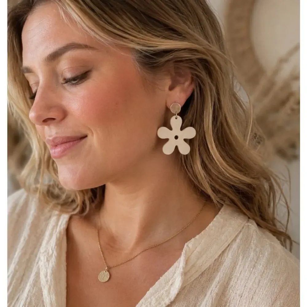 Lou & Co Gold Wood Flower Earringd New